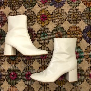 🌙White Urban Outfitters Boots🌙